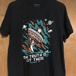 Loving WV Greenbank Observatory Truth Is Out There Tee (unisex M)